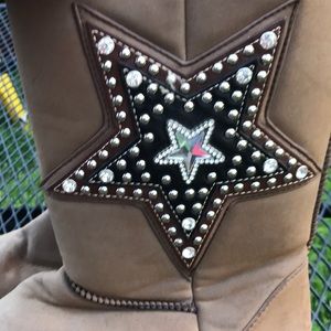 🥀NWT Boots with the Furr & Star Sz 10🥀